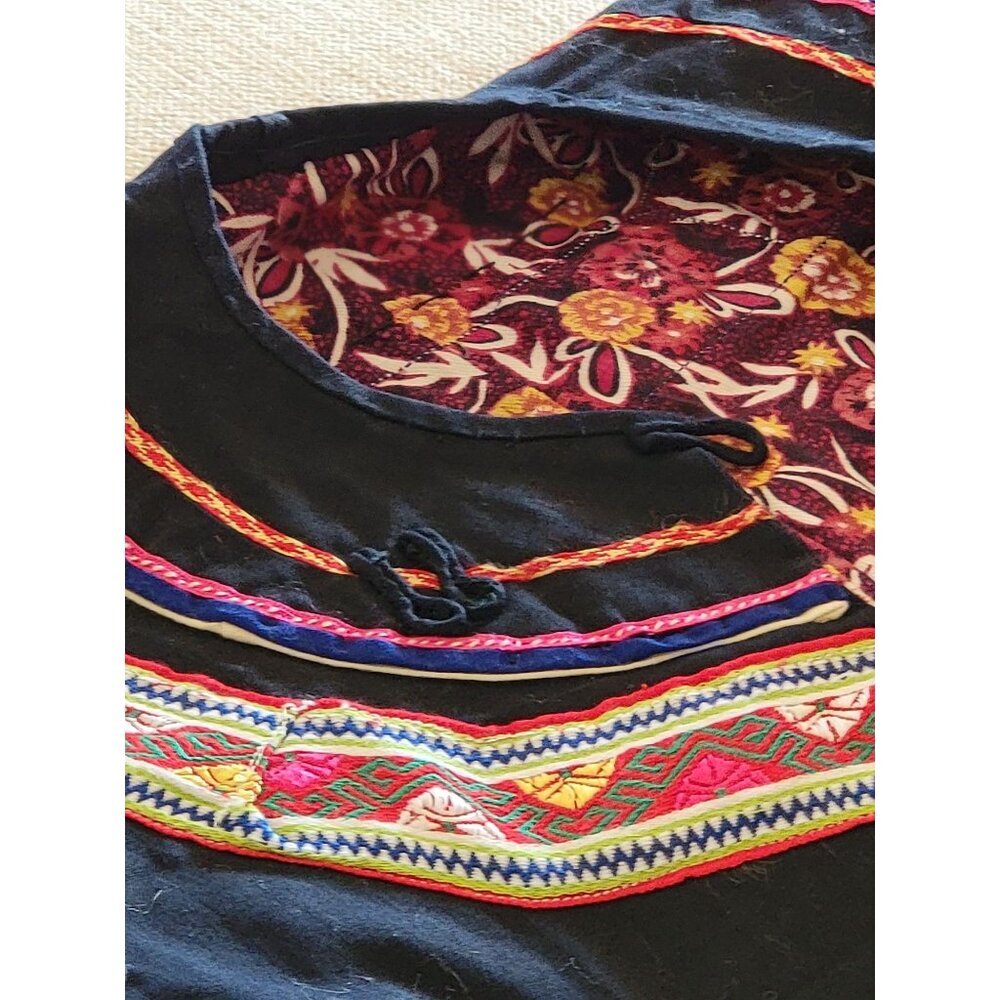 Vtg  Handcrafted Embroidered Art to Wear Boho Vest - Picture 8 of 15